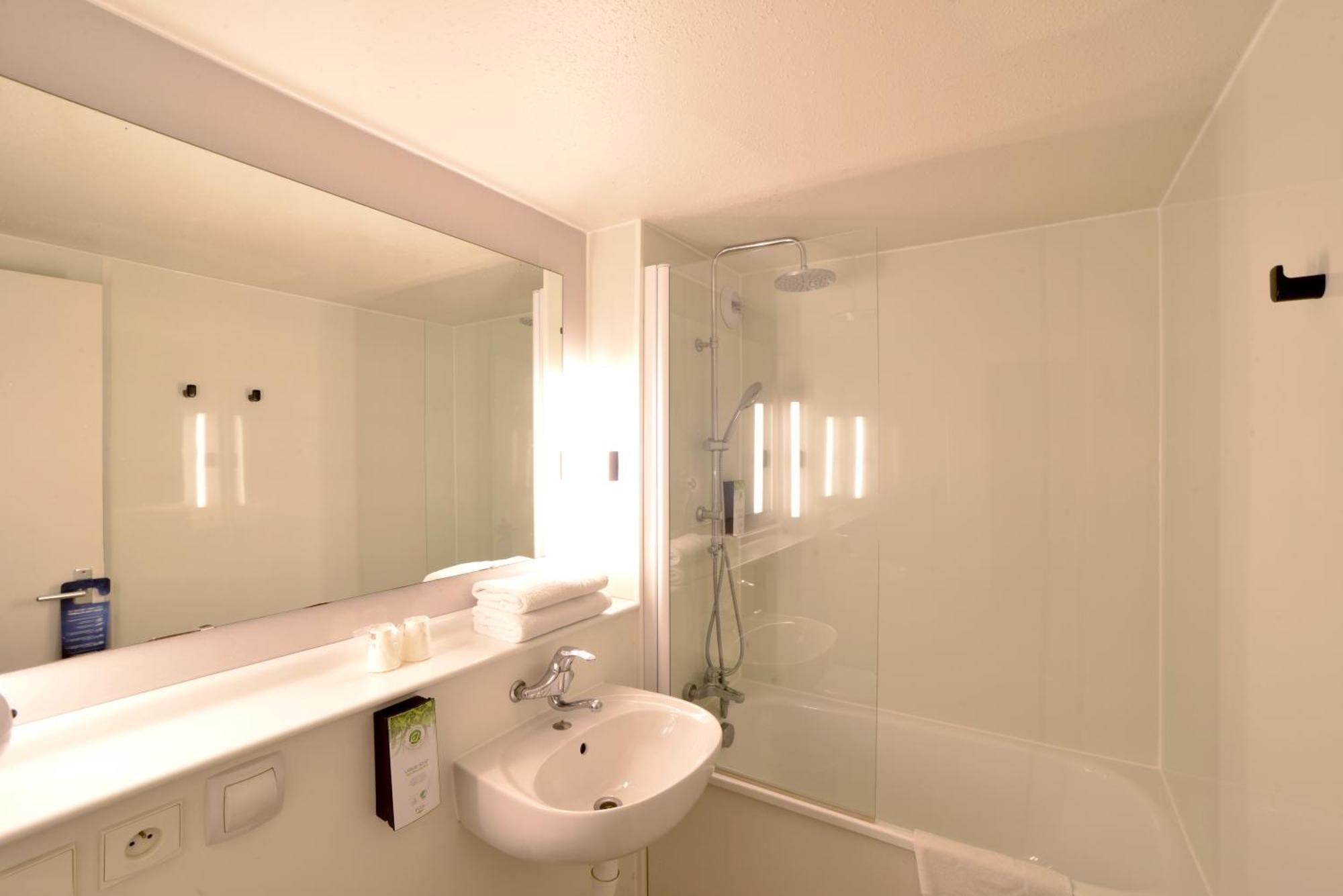 Kyriad Honfleur - La Riviere Saint Sauveur Ngoại thất bức ảnh
